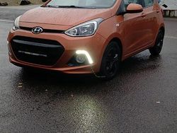 Orange Gebraucht 2014 Hyundai i10 Premium Kleinwagen | 4.300 €