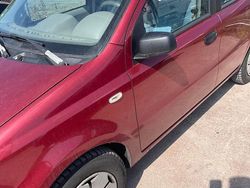 Rot Gebraucht 2005 Fiat Panda Kleinwagen | 1.650 €