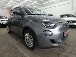Grau Gebraucht 2022 Fiat 500 Action Kleinwagen | 12.299 €
