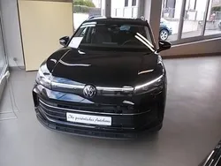 Schwarz Neu 2024 VW Tiguan Life SUV | 41.250 € (Fairer Preis)