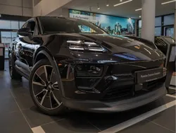 Tiefschwarzmetallic Gebraucht 2024 Porsche Macan SUV | 90.950 € (Superpreis)
