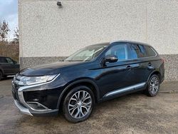 Schwarz Gebraucht 2016 Mitsubishi Outlander Plus SUV | 10.999 € (Fairer Preis)