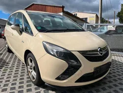 Gelb Gebraucht 2012 Opel Zafira Tourer Edition Van / Kleinbus | 1.990 €