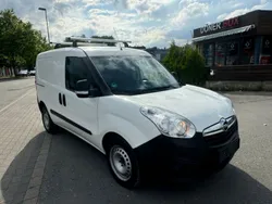 Weiß Gebraucht 2018 Opel Combo Van / Kleinbus | 5.900 € (Teuer)