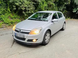 Silber Gebraucht 2005 Opel Astra Kombi | 2.490 € (Teuer)