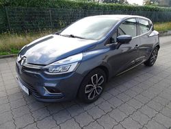 Grau Gebraucht 2016 Renault Clio IV Intens Limousine | 9.490 € (Fairer Preis)
