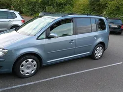 Grau Gebraucht 2007 VW Touran Van / Kleinbus | 3.950 € (Fairer Preis)