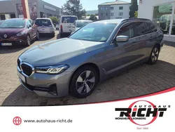 Skyscraper grau metallic Gebraucht 2023 BMW 520 Sport Line Kombi | 30.880 € (Guter Preis)