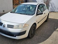 Weiß Gebraucht 2003 Renault Mégane II Kleinwagen | 650 € (Guter Preis)