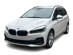 Weiß Gebraucht 2019 BMW 218 Gran Tourer Sport Line Van / Kleinbus | 15.980 €