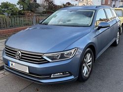 Blau Gebraucht 2015 VW Passat Comfortline Kombi | 12.990 € (Guter Preis)