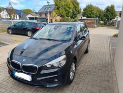 Schwarz Gebraucht 2016 BMW 218 Gran Tourer Van / Kleinbus | 15.999 € (Fairer Preis)
