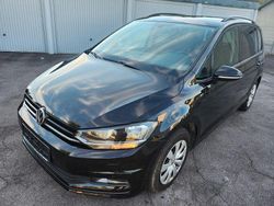 Schwarz Gebraucht 2016 VW Touran Trendline Van / Kleinbus | 9.999 € (Etwas zu teuer)