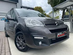 Grau Gebraucht 2017 Citroën Berlingo Shine Van / Kleinbus | 10.990 € (Etwas zu teuer)