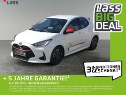 Weiss Gebraucht 2020 Toyota Yaris Hybrid Club Limousine | 18.480 € (Fairer Preis)