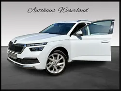 Weiß Gebraucht 2023 Skoda Kamiq Style SUV | 25.490 € (Etwas zu teuer)
