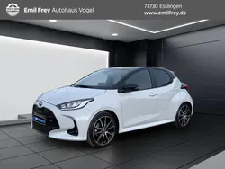 Weiß Gebraucht 2023 Toyota Yaris Hybrid Sport Kleinwagen | 22.990 € (Fairer Preis)