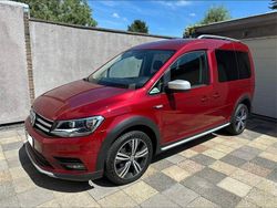 Rot Gebraucht 2016 VW Caddy Highline Van / Kleinbus | 14.989 € (Guter Preis)