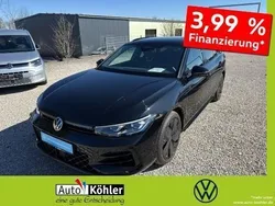 Grenadillschwarz Gebraucht 2024 VW Passat R-line Kombi | 48.840 €