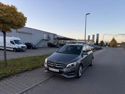 Grau Gebraucht 2017 Mercedes B200 Van / Kleinbus | 15.799 € (Fairer Preis)