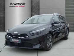 Schwarz Neu 2025 Kia Ceed Sportswagon Spirit Kombi | 33.490 € (Teuer)