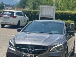 Grau Gebraucht 2017 Mercedes CLA180 AMG line Limousine | 16.000 € (Fairer Preis)