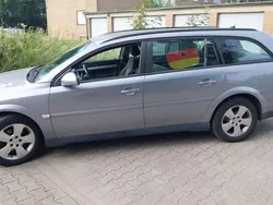 Grau Gebraucht 2005 Opel Vectra Kombi | 2.333 € (Teuer)