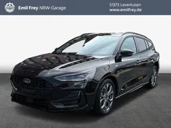 Agate black metallic Gebraucht 2024 Ford Focus ST-Line Kombi | 25.950 € (Guter Preis)