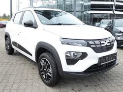 Weiß Gebraucht 2022 Dacia Spring Essentiel Kleinwagen | 10.480 € (Fairer Preis)
