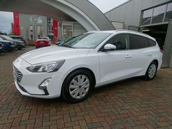 Weiß Gebraucht 2020 Ford Focus Limousine | 13.750 € (Fairer Preis)