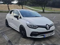 Weiß Gebraucht 2015 Renault Clio IV Trophy Limousine | 16.100 € (Etwas zu teuer)