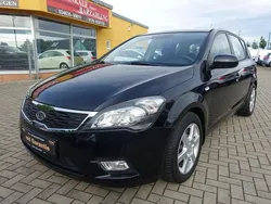 Grau Gebraucht 2010 Kia Ceed Spirit Limousine | 4.950 € (Fairer Preis)