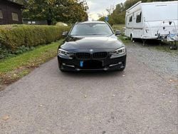 Schwarz Gebraucht 2013 BMW 320 Sport Line Kombi | 8.290 € (Superpreis)