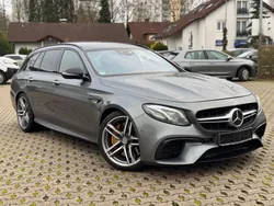 Grau Gebraucht 2018 Mercedes E63S AMG AMG Limousine | 32.800 €