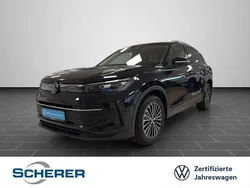 Deep black perleffekt (metallic) Gebraucht 2024 VW Tiguan Life SUV | 35.800 € (Guter Preis)