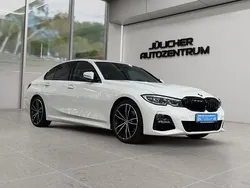 Weiß Gebraucht 2021 BMW 330 M Sport Limousine | 29.990 €