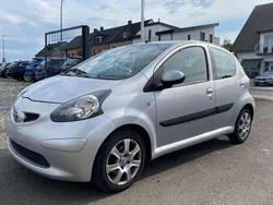 Silber Gebraucht 2007 Toyota Aygo Cool Kleinwagen | 1.800 € (Guter Preis)