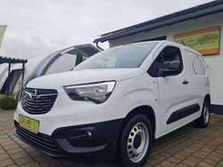 Weiss icy(bonpr) Gebraucht 2023 Opel Combo Van / Kleinbus | 11.500 € (Fairer Preis)