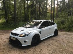 Weiß Gebraucht 2010 Ford Focus RS Limousine | 25.000 €