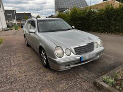 Silber Gebraucht 2003 Mercedes E220 Kombi | 4.000 € (Etwas zu teuer)