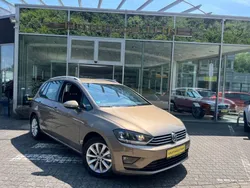 Gold Gebraucht 2017 VW Golf Sportsvan Comfortline Van / Kleinbus | 12.890 € (Fairer Preis)