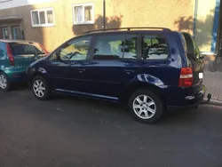 Blau Gebraucht 2005 VW Touran Van / Kleinbus | 3.800 € (Teuer)