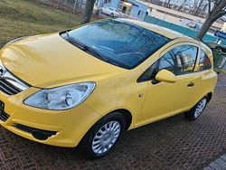 Gelb Gebraucht 2009 Opel Corsa Limousine | 1.890 € (Guter Preis)