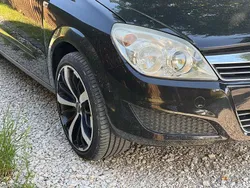 Schwarz Gebraucht 2007 Opel Astra Sport Limousine | 2.500 € (Fairer Preis)