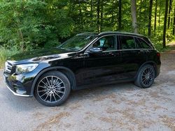 Schwarz Gebraucht 2017 Mercedes GLC250 AMG line SUV | 29.000 € (Fairer Preis)