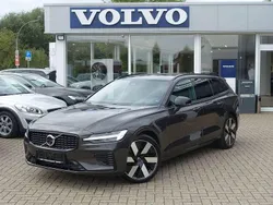 Platinum grey Gebraucht 2024 Volvo V60 Ultra Kombi | 44.900 € (Etwas zu teuer)