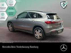 Grau Gebraucht 2024 Mercedes EQA300 Electric Art SUV | 38.490 € (Fairer Preis)