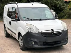 Weiß Gebraucht 2016 Opel Combo Van / Kleinbus | 4.199 € (Fairer Preis)