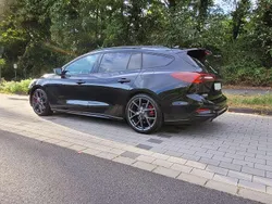 Schwarz Gebraucht 2025 Ford Focus ST Kombi | 35.950 € (Guter Preis)