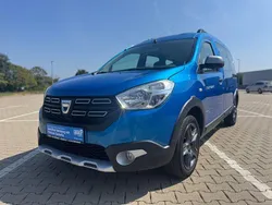 Blau Gebraucht 2017 Dacia Dokker Celebration Van | 10.950 € (Etwas zu teuer)